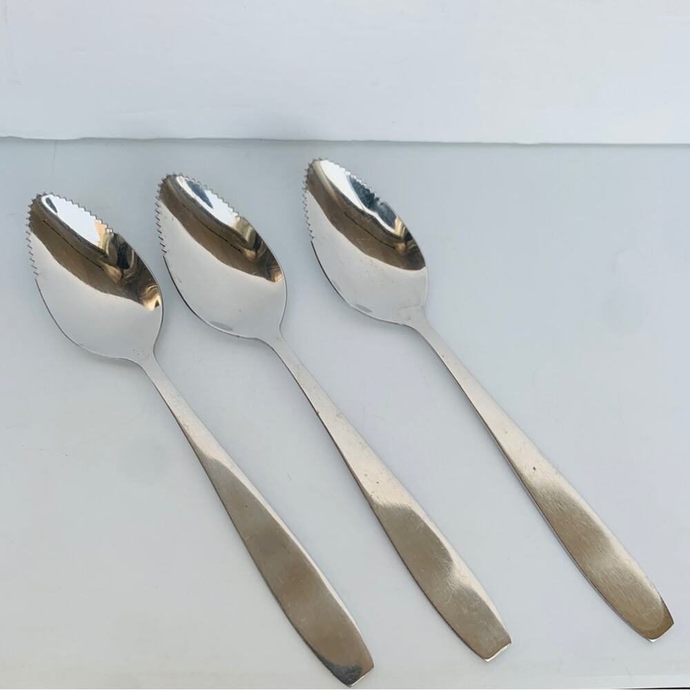Vintage Grapefruit Spoons Serrated Edges